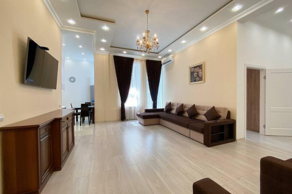 Comfortable Luxury Apartment With 3 Rooms. Center Heart Of Kiev Dış mekan fotoğraf